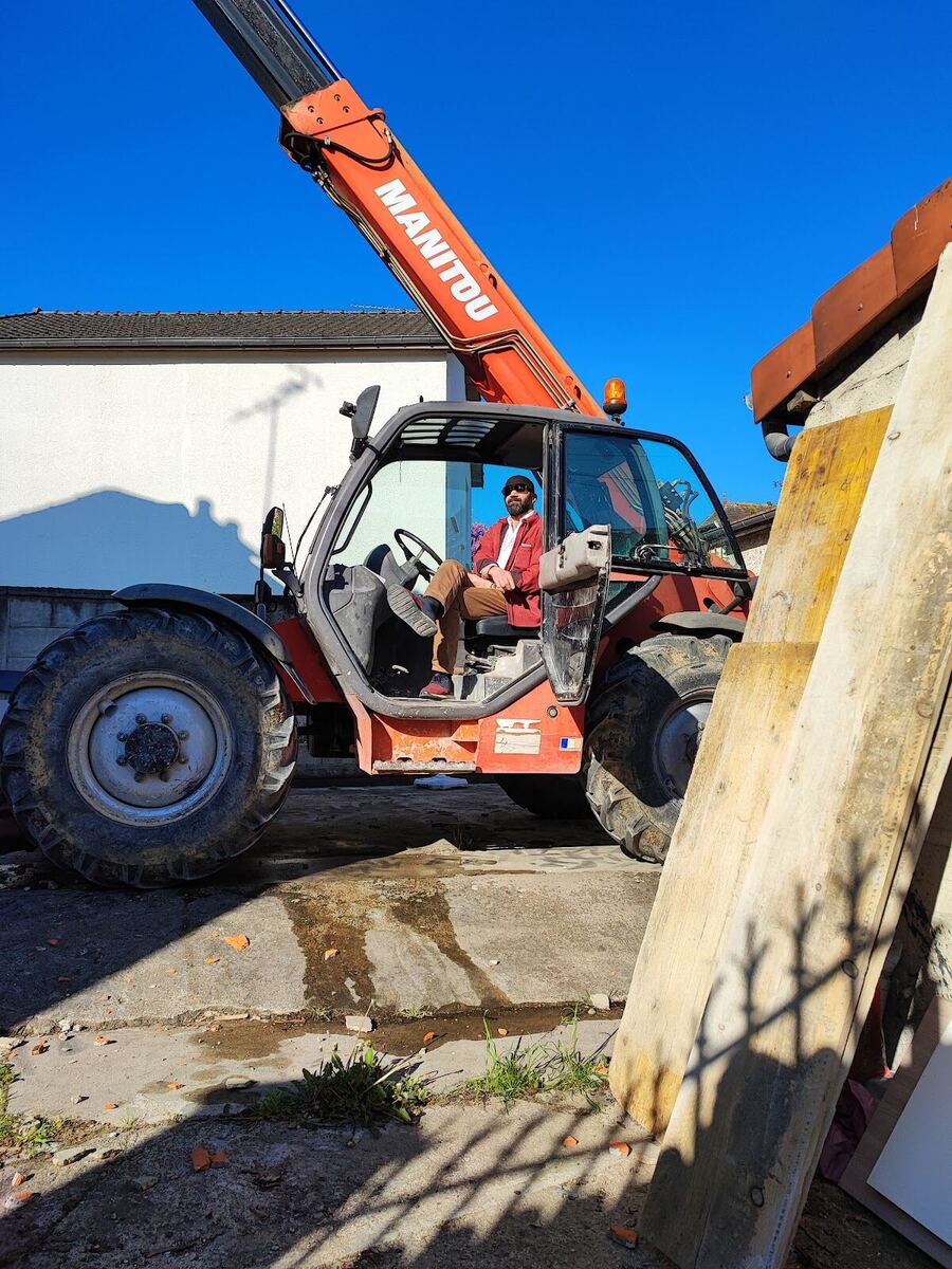 Chariot télescopique sur un chantier TRIBAT