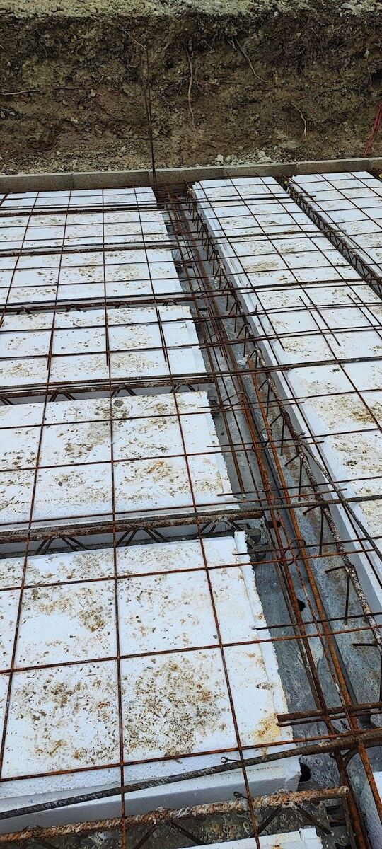 Plancher hourdis et treillis avant coulage