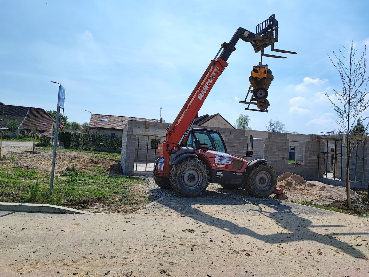 Chantier TRIBAT, élévation en parpaings